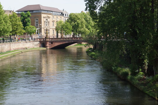 Der Fluss ill durch Strassburg und seine Brücken
