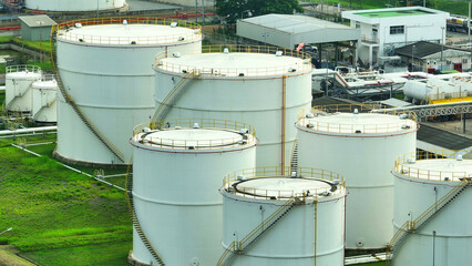 From the sky, the depot resembles an oasis of energy, with neatly arranged tanks and trucks, ensuring fuel flows seamlessly to its destinations. Oil energy: global economic lifeline.
