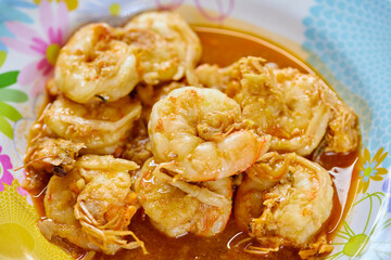 Fried shrimp in bowl