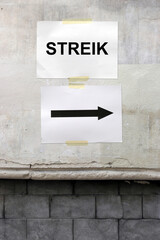 streik und pfeil