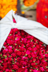 Indian roses at market - 803141024