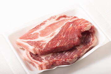 ［沖縄県産　アグー豚］豚肩ロース　ステーキ・カツ用