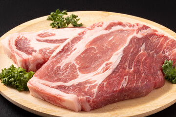 ［沖縄県産　アグー豚］豚肩ロース　ステーキ・カツ用