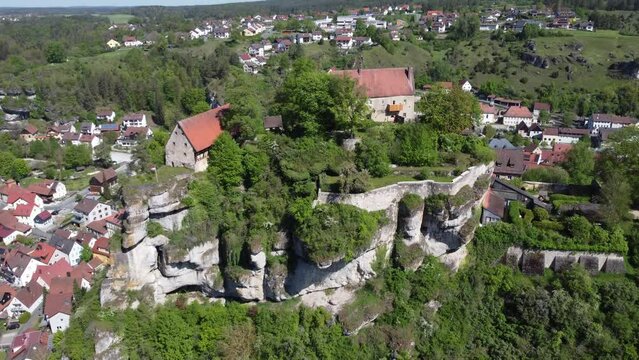 Burg Pottenstein der Fr&auml;nkischen Schweiz in Bayern, Deutschland, 4k
