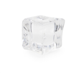 Obraz premium One crystal clear ice cube isolated on white