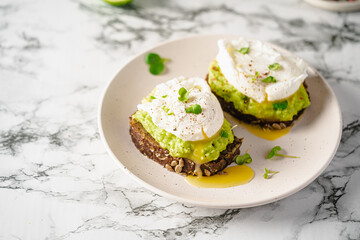 Avocado toast with poached egg