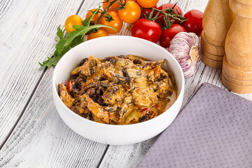 Roasted beef with cream sauce