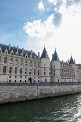 Fototapeta na wymiar The Conciergerie museum will be the prison annexed to the courts of justice that is part of the royal palace of the French kings located on an island of the Seine River
