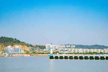 Naklejka premium Qicai Dongtou Village, Wenzhou City, Zhejiang Province-Fishing Village Scenery and Skyline