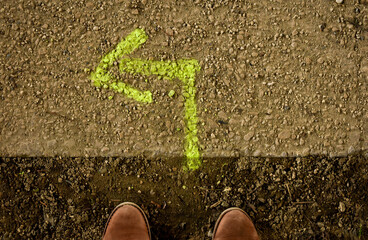 Une direction vers la droite