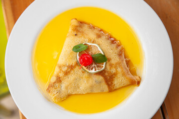 Crepas con leche condensada y amaranto