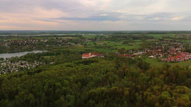 Schloss Seefeld ist ein Graflich Toerringsches Schloss in Seefeld in der Nahe des Pilsensee im Landkreis Starnberg von Bayern Luftaufnahme. Castle Schloss Seefeld Oberbayern aerial view. 