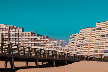 Plage avec jet&eacute;e Saint Jean de Monts Vend&eacute;e