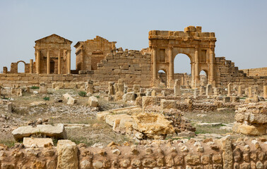 Roman Forum of Sufetula (Subaytilah). Arch of Antoninus Pius and Capitoline Temples of Sufetula. Tunisia