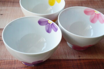 お花のお茶碗。三色色違い。
