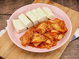 한국전통음식 볶은 김치와 두부