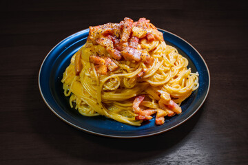 	カルボナーラパスタ　ベーコン　胡椒　俯瞰