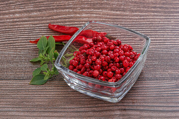Red pepper seeds in the bowl