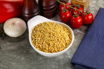 Dry ptitim heap in the bowl