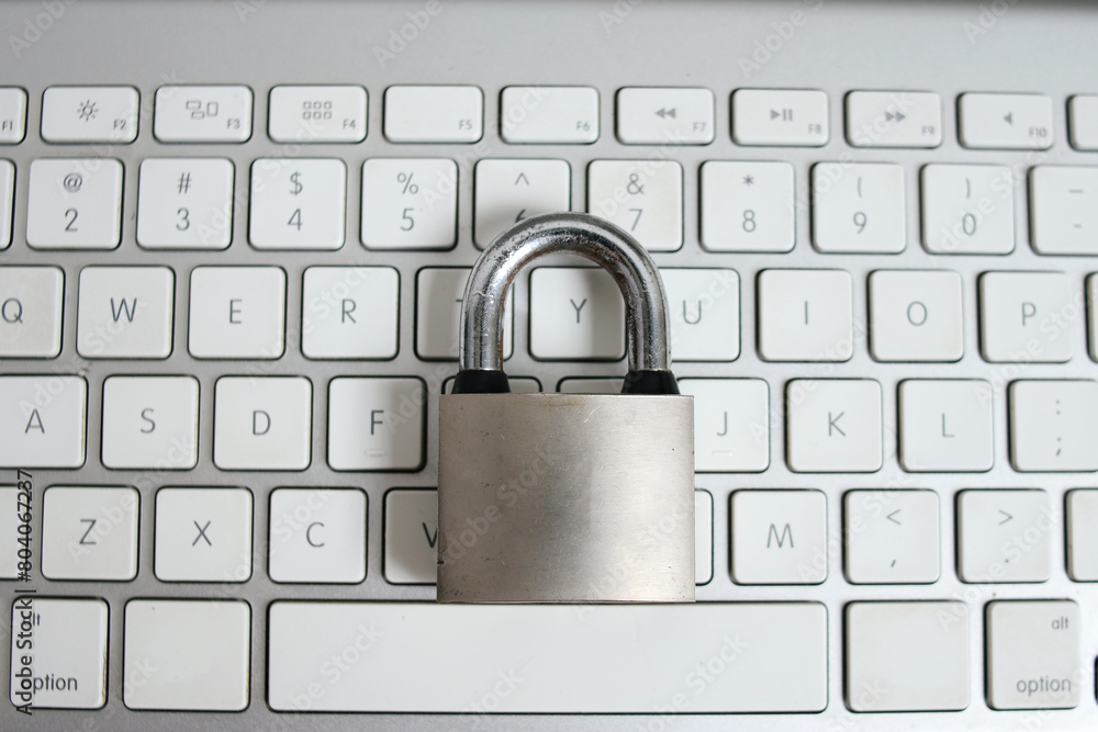 Aufkleber padlock on keyboards. security password and privacy setting for safe login.