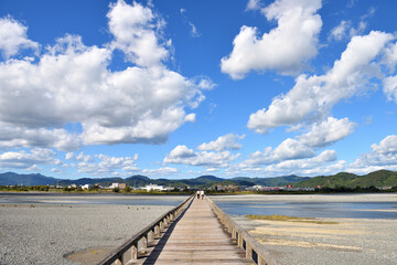 大井川に架かる木製の橋