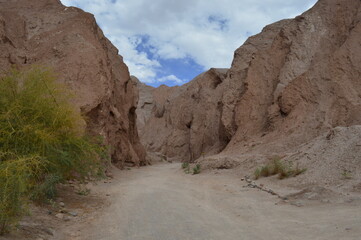 Vale no meio das montanhas