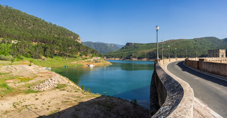 Fototapeta premium Tranco reservoir - El Tranco de Beas-, Natural Park of the Sierras de Cazorla, Segura and Las Villas, Jaén province, Andalusia, Spain
