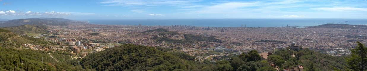 Naklejka premium Barcelona, Spain: panorama view from Tibidabo to Barcelona city