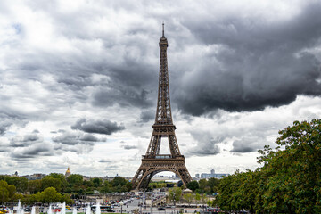 Fototapeta premium Daytime view of the Eiffel Tower in Paris