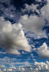 Obraz premium Abstract background of beautiful white clouds with blue sky in Brazil