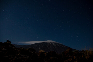 Volcán del Teide por la noche con estrellas, Tenerife, Islas Canarias