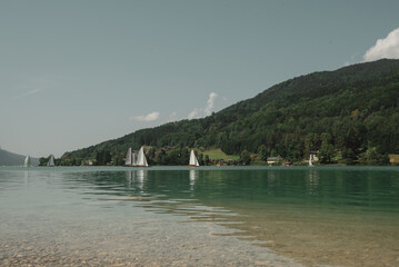 Naklejka premium Sailboats on the Mondsee lake in Austria