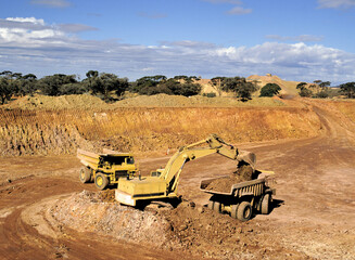.Open cut gold mining near Parkes in the central west of New South Wales, Australia..