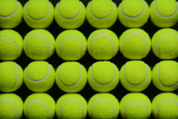 Pelotas de tenis verde en fondo negro, pelotas ,tenis ,circulo,verde, en linea ,deportes,...