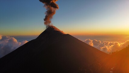 Eruption du volcan Fuego au Guatemala, photo prise par drone