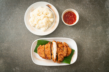 fried chicken with sticky rice