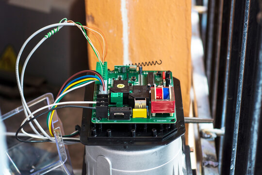 detalle de motor electico, automatico para puertas