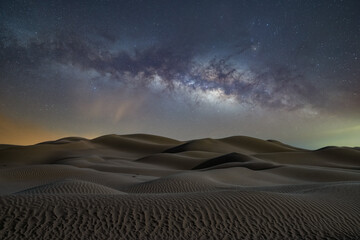 The Milky Way in the middle of the desert © Ghaith