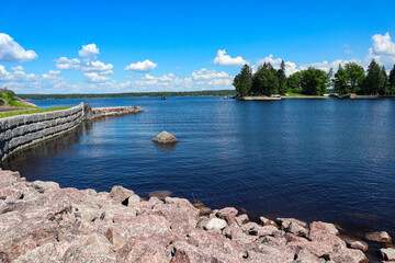 Monrepos Park, recreation in the park, promenade by the lake, natural landscape, tourist recreation in the reserve.