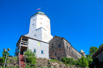 Fototapeta premium Monrepos Park, recreation in the park, promenade by the lake, natural landscape, tourist recreation in the reserve.