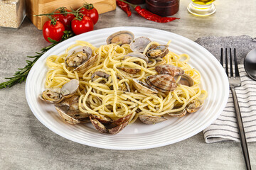 Italian pasta - Spaghetti vongole with clams