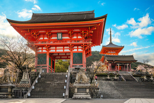 Deva gate of Kiyomizu Dera Temple in Kyoto, Japan. Translation: Kiyomizu dera