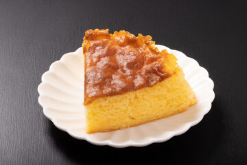 スポンジケーキ　半熟ケーキ