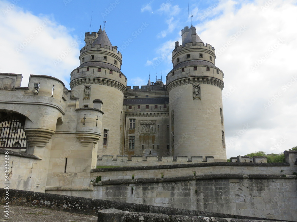 Sticker château de pierrefonds, oise, fôret de compiègne, hauts-de-france, france, viollet le duc