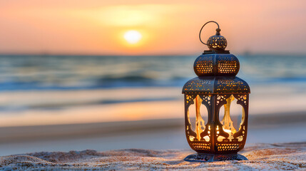 Obraz premium A ornamental lantern on the beach at sunset, with space for copy