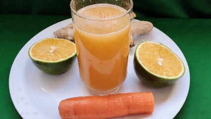 detox juice and carrots