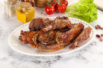 Roasted duck wings with sauce