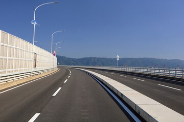 五月晴れの神戸スカイブリッジ
