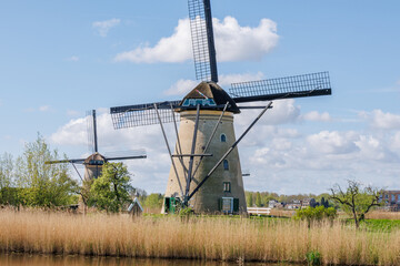 Naklejka premium Die Windmühlen von Kinderdijk in den Niederlanden