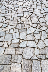 タイルで埋め尽くされた石畳